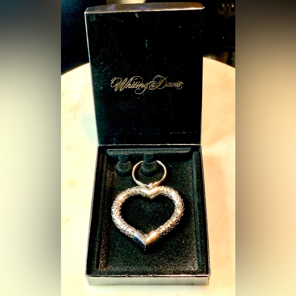 WHITING & DAVIS HEART KEYCHAIN SILVER VINTAGE MESH NIB 1980s